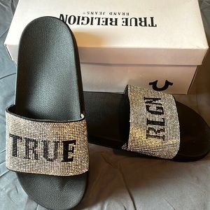 True religion slides size 10